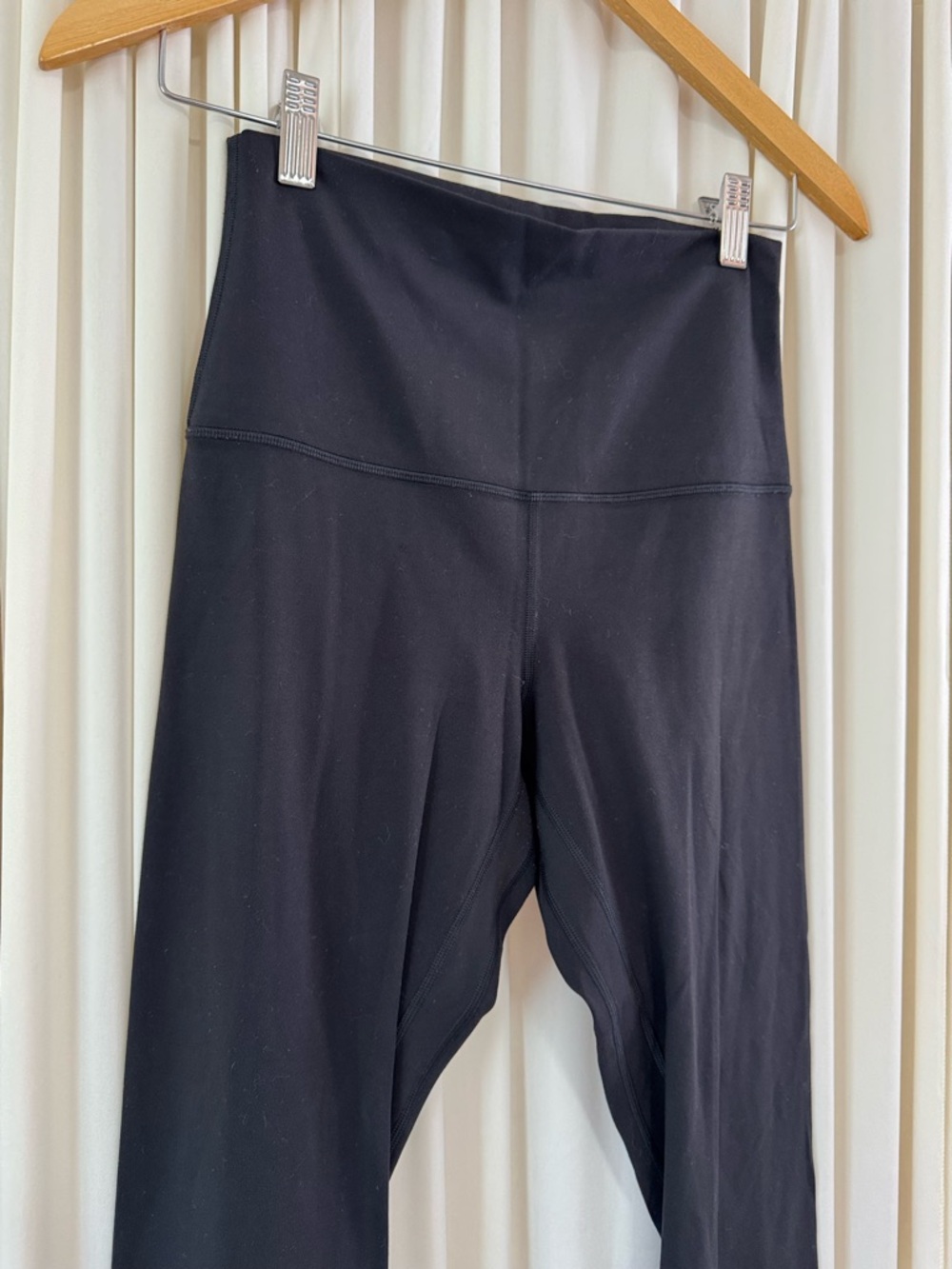 Lululemon Align Super High-Rise Crop 21" Black Capris Size 8 Activewear Pilates - Picture 4 of 7